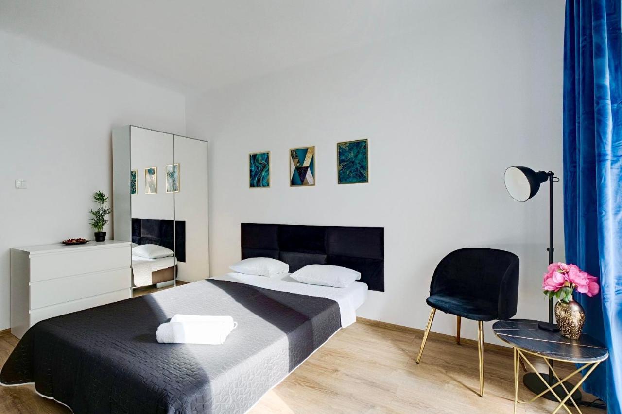 Charming Apartment In The City Center 바르샤바 외부 사진