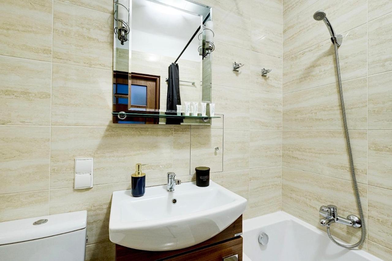 Charming Apartment In The City Center 바르샤바 외부 사진
